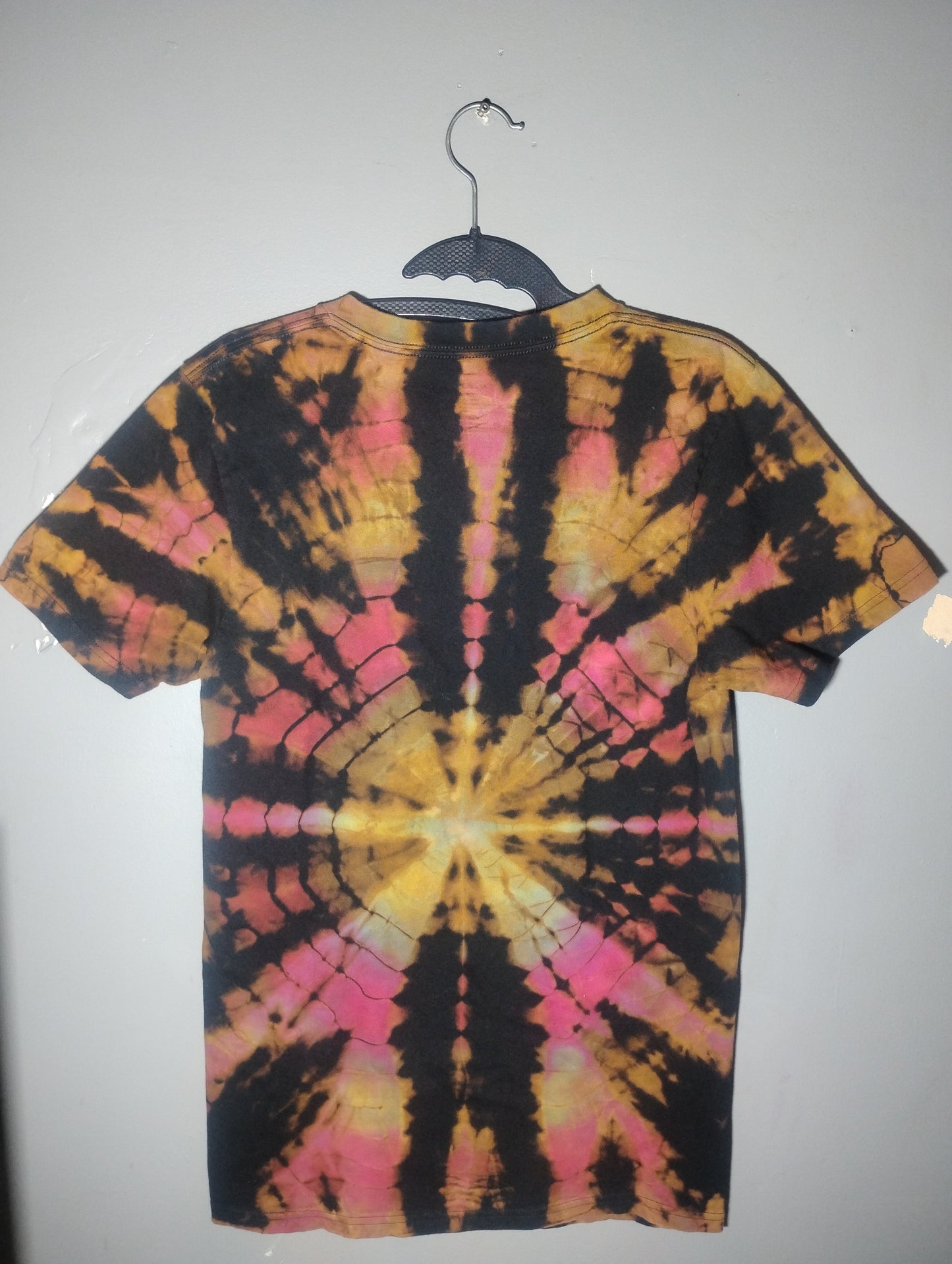 Bullseye style mandala handcrafted tie dye size small