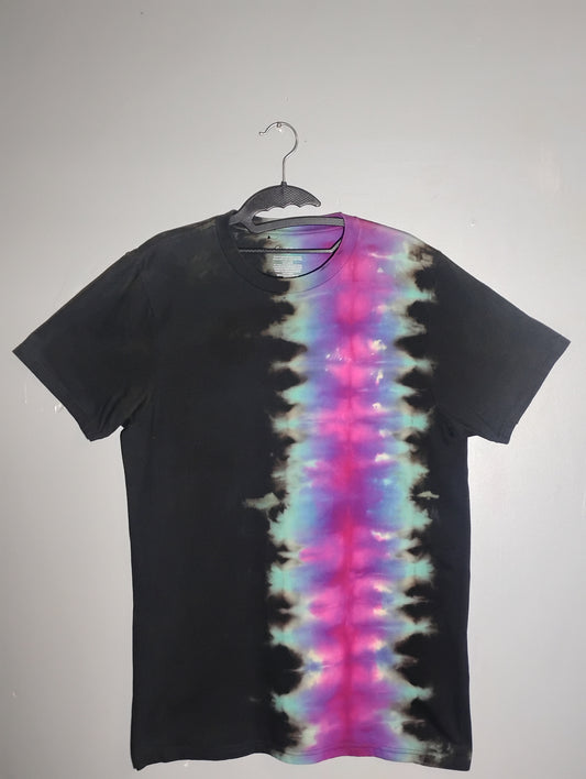 Reverse tie dye accordion stripe size medium shirt