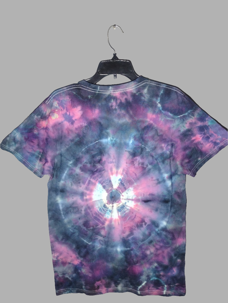 Cosmic bullseye shirt size medium